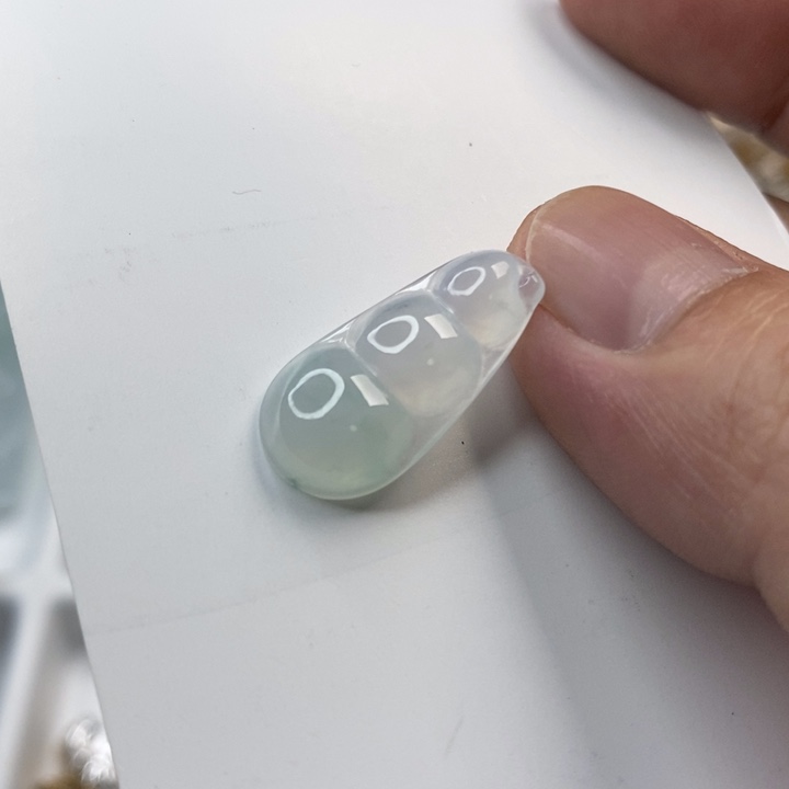 翡翠未镶嵌颈饰未