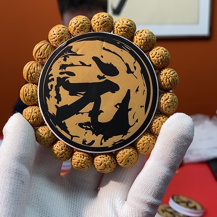 桃核手串A74 13 （尺寸误差0.5之间）