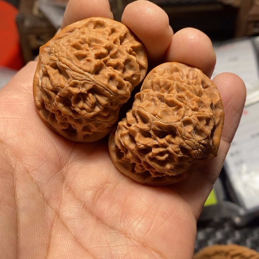 【闪购商品】文玩核桃吊坠以**马43尺，有修宫灯