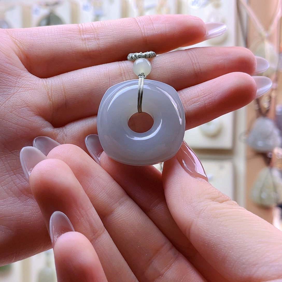 和田玉未镶嵌吊坠(赠链)我****的