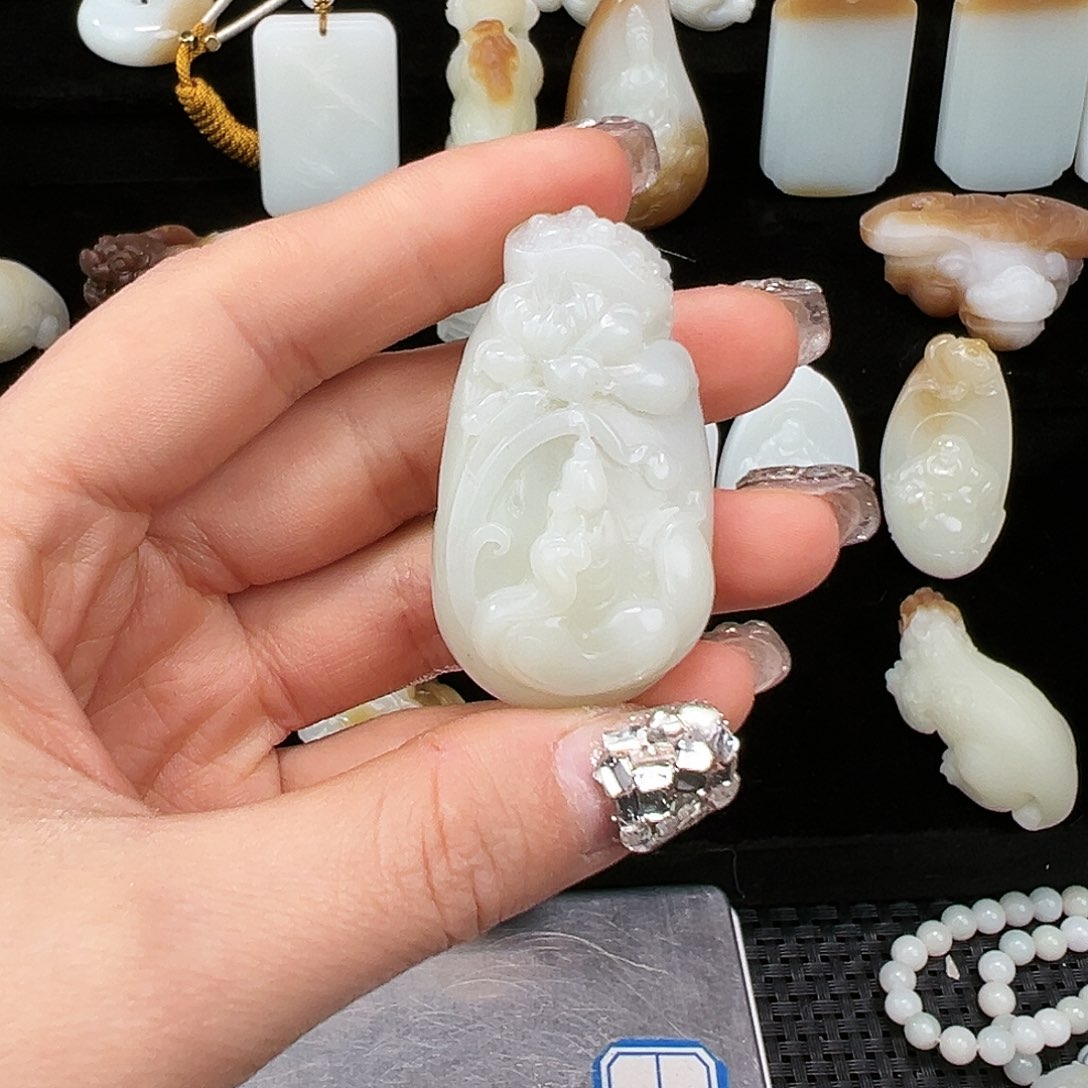 和田玉颈饰未镶嵌零****你