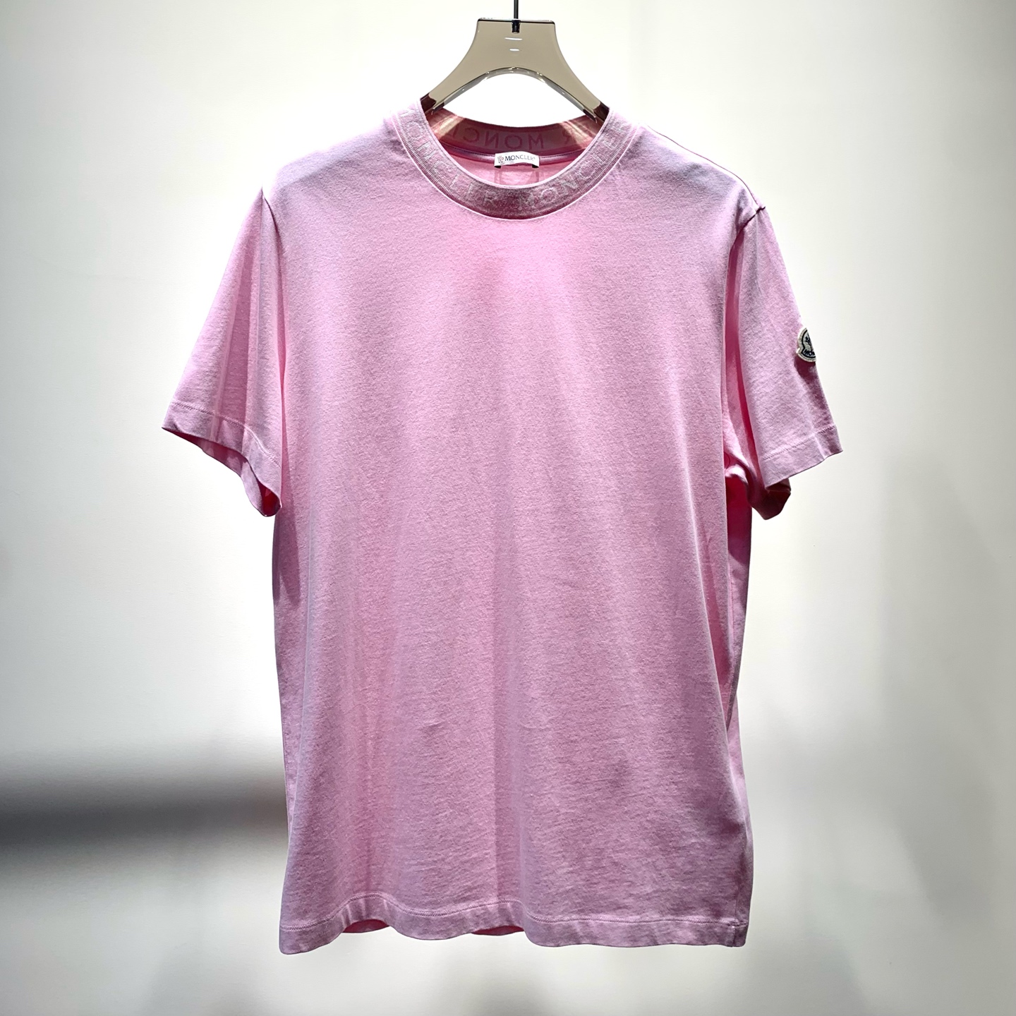 未使用 MONCLER 粉色领口字母短袖/L码/Lz9302