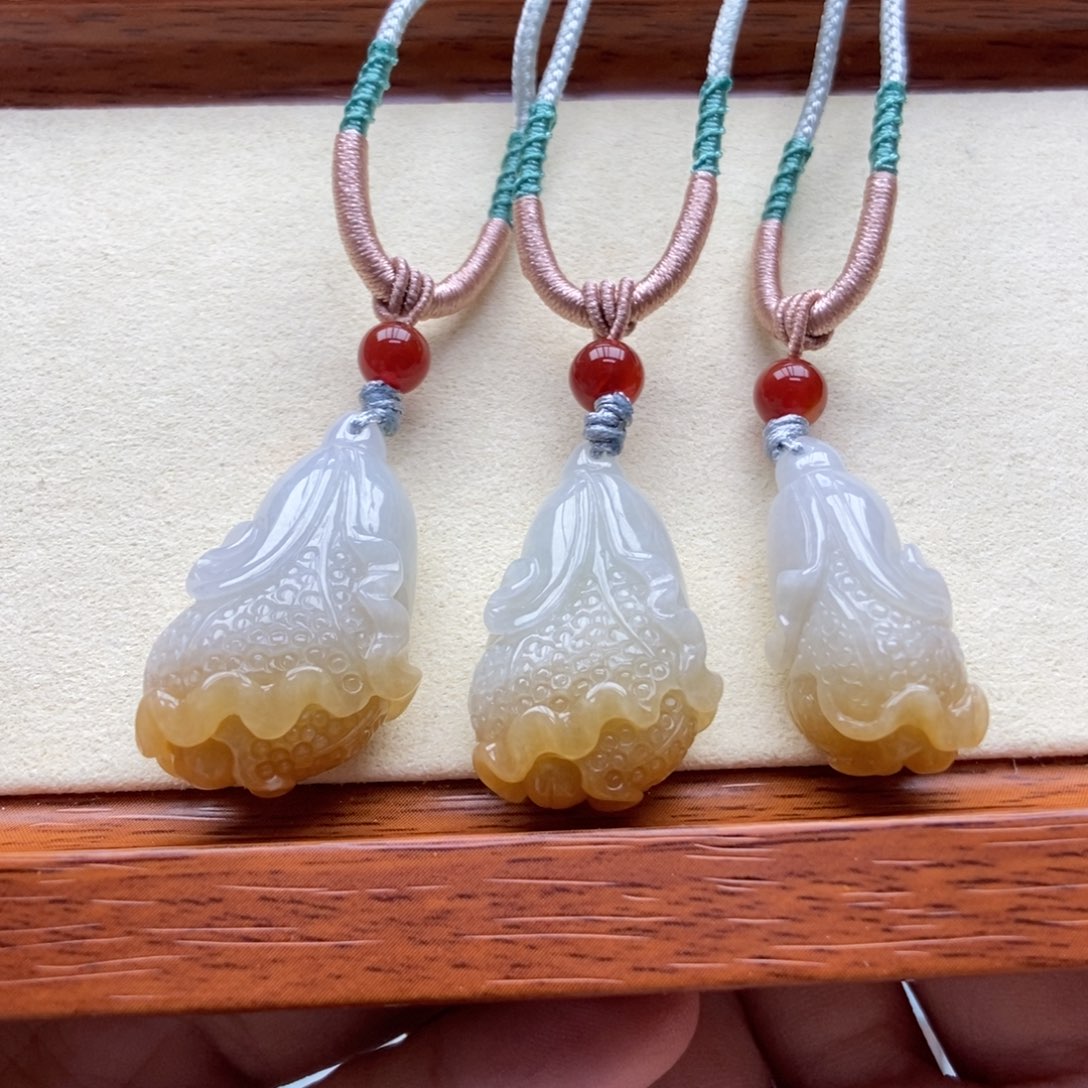 翡翠颈饰未镶嵌吊坠多样性发货发其一