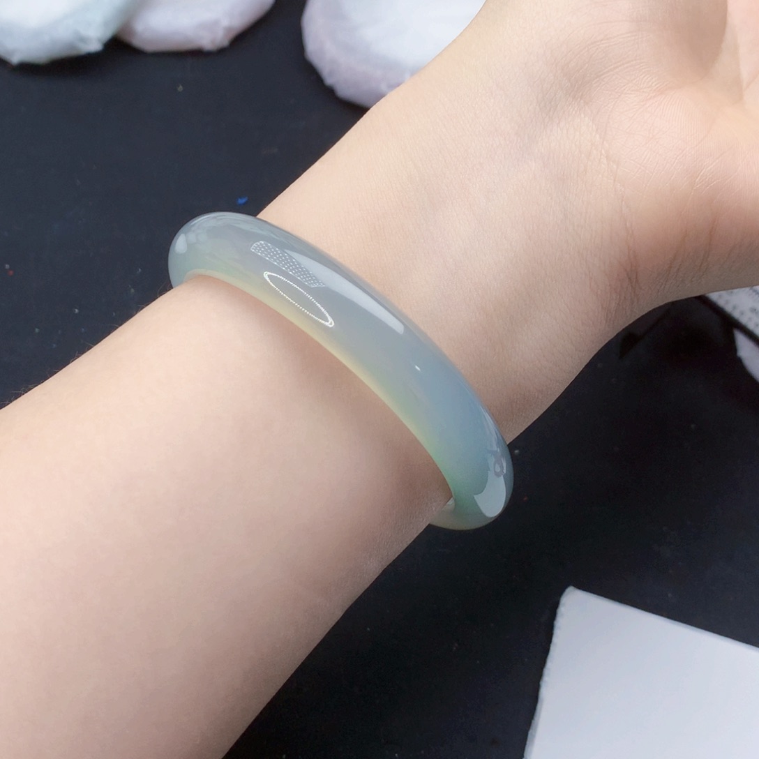 玛瑙/玉髓手镯未镶嵌6263