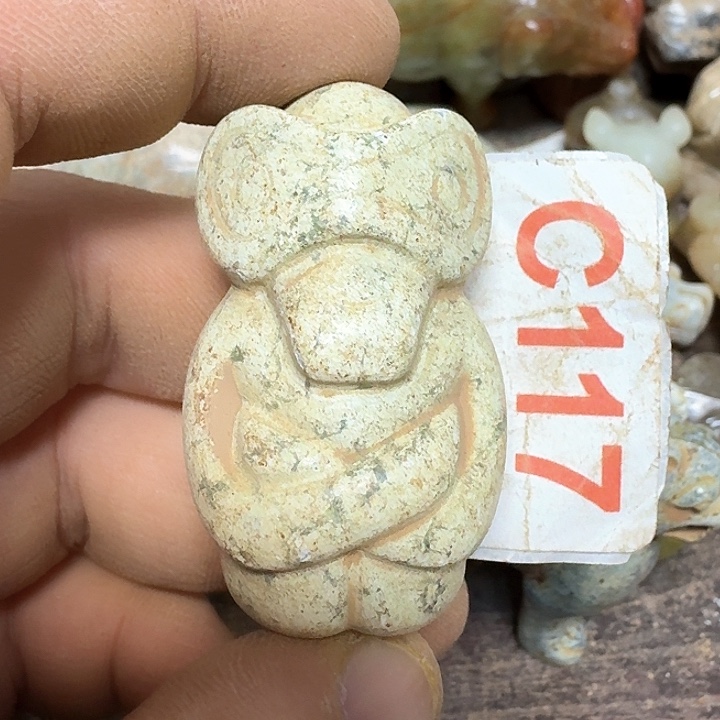 蛇纹石玉颈饰未镶嵌