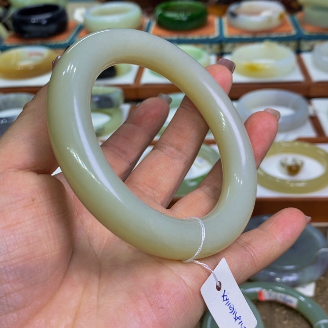 和田玉且末暖黄59未镶嵌