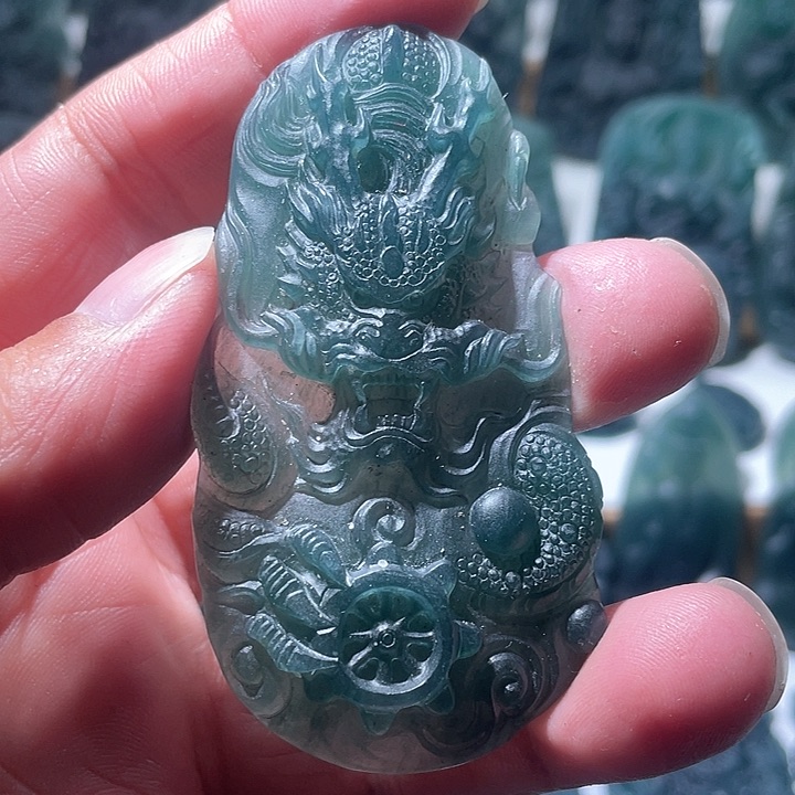 定制翡翠未镶嵌龙