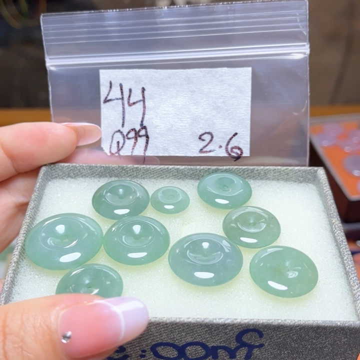 定制翡翠未镶嵌不