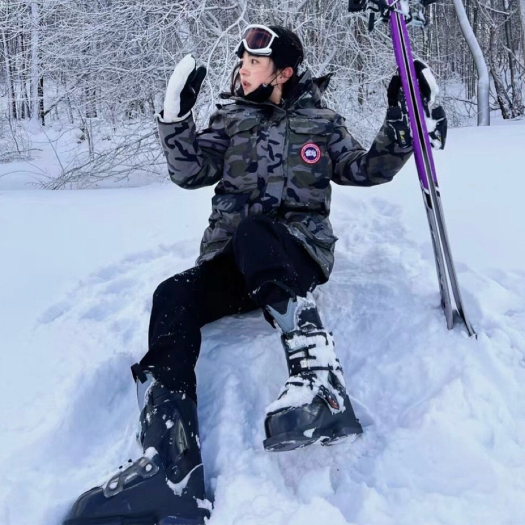 未使用 CANADA GOOSE 迷彩雪山防寒毛领派克羽绒服 s码 K50605