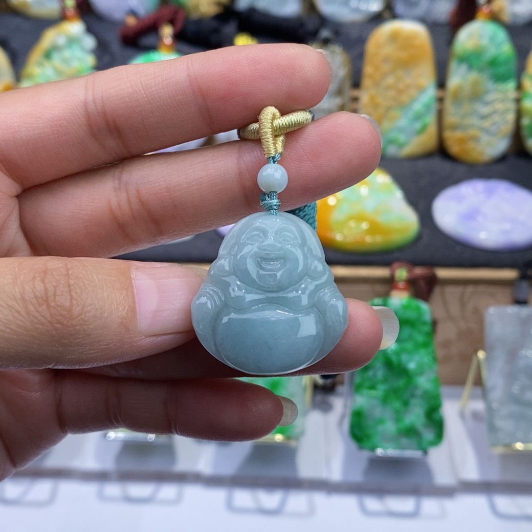 翡翠未镶嵌颈饰佛