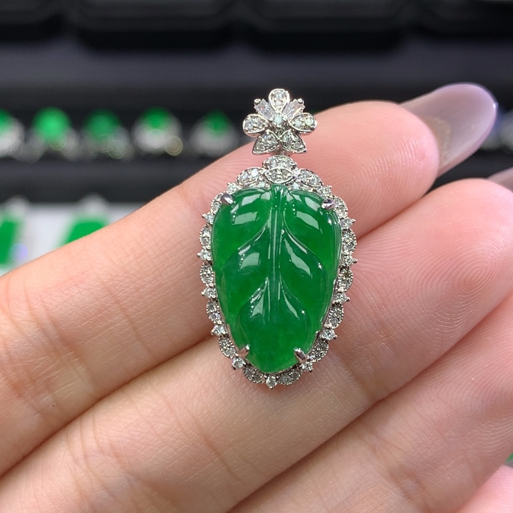 翡翠吊坠(不含链)18K金镶嵌