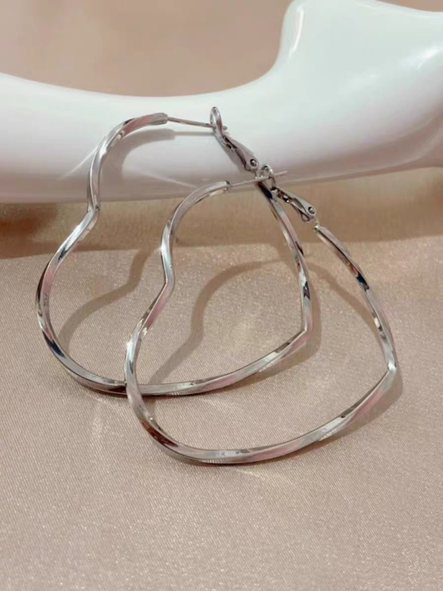 925银耳饰 夸张爱心独特2025新款爆款银色耳饰高级感小众设计感