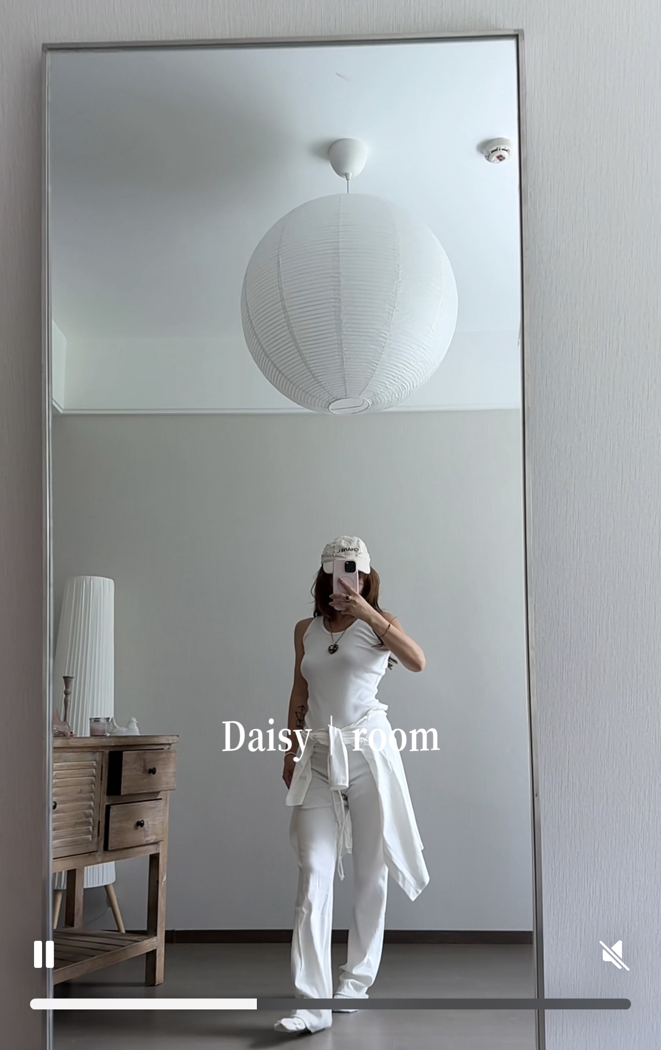 Daisy 经典显瘦白色背心长裤套装