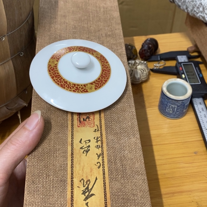 瓷片哈中古工艺品一件