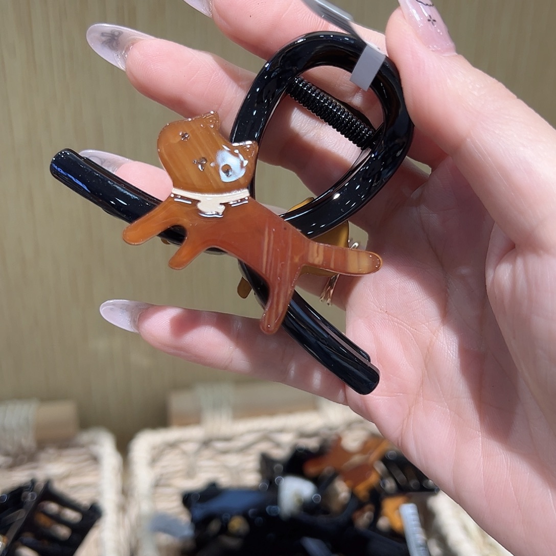 非金属仿珍珠黑色底小猫中抓