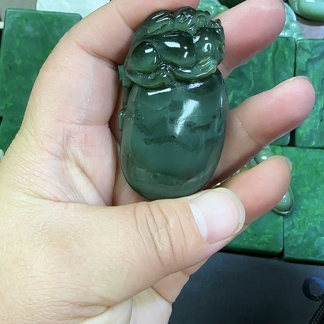 和田玉未镶嵌珠宝半成品