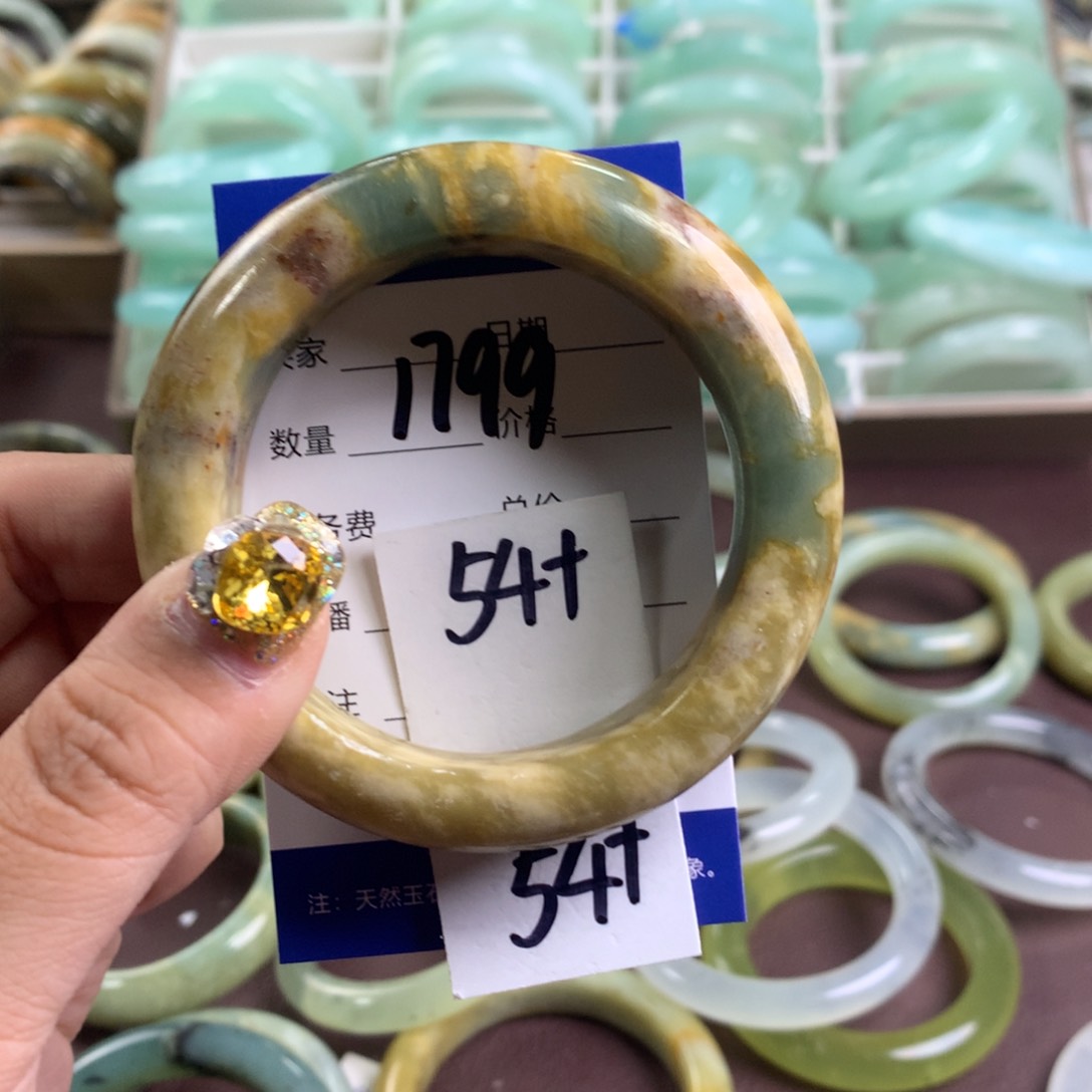 蛇纹石玉手镯未镶嵌1799