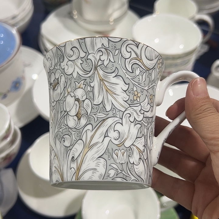 碗微瑕骨瓷马克杯一个矢车菊