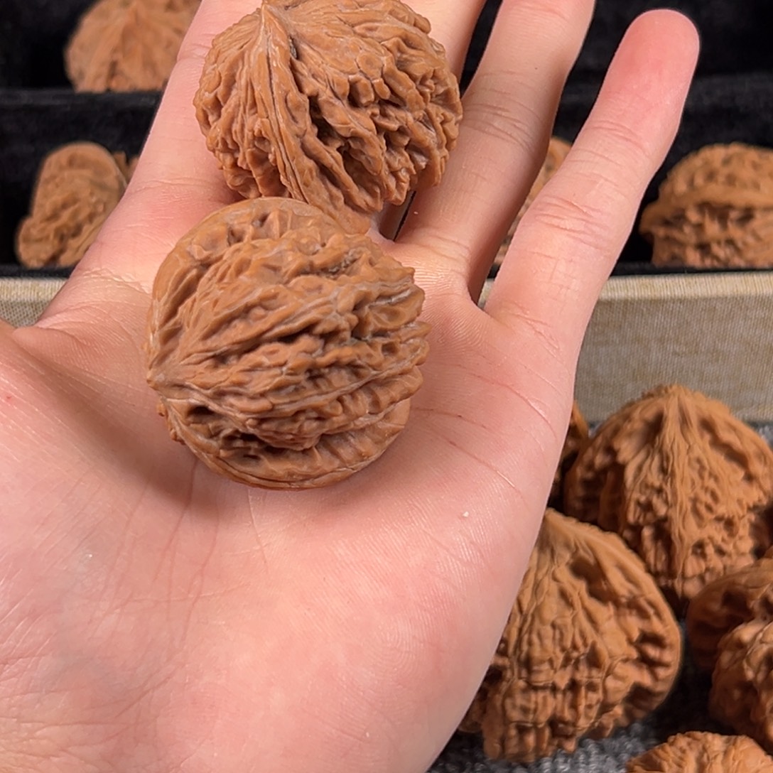 须***手文玩核桃吊坠40楼子50