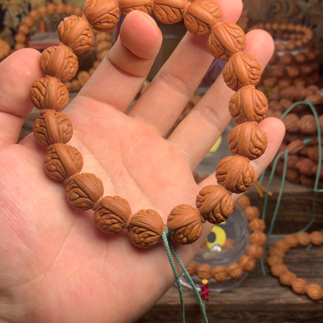 A***，桃核吊坠15野生满天星