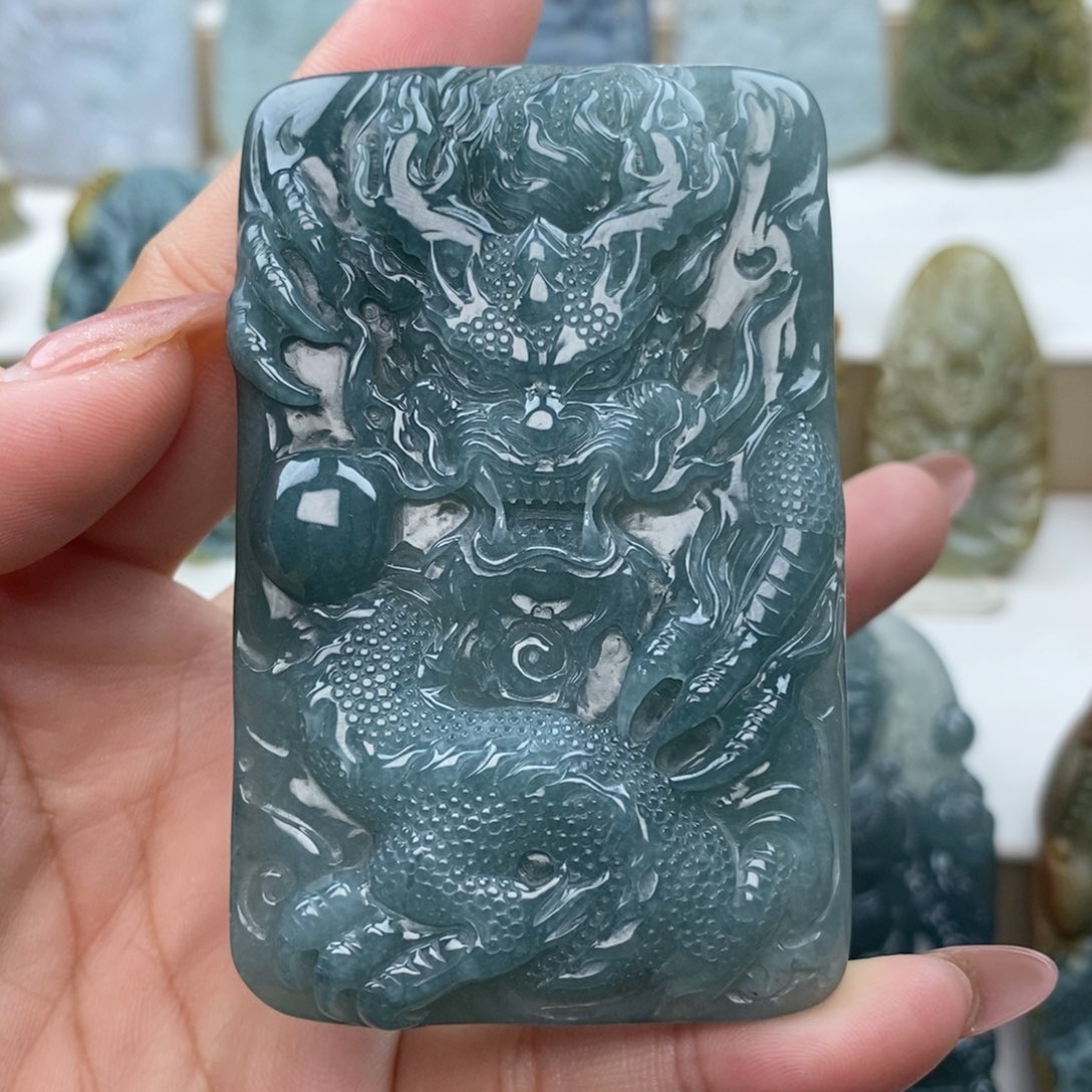 未镶嵌定制翡翠龙牌