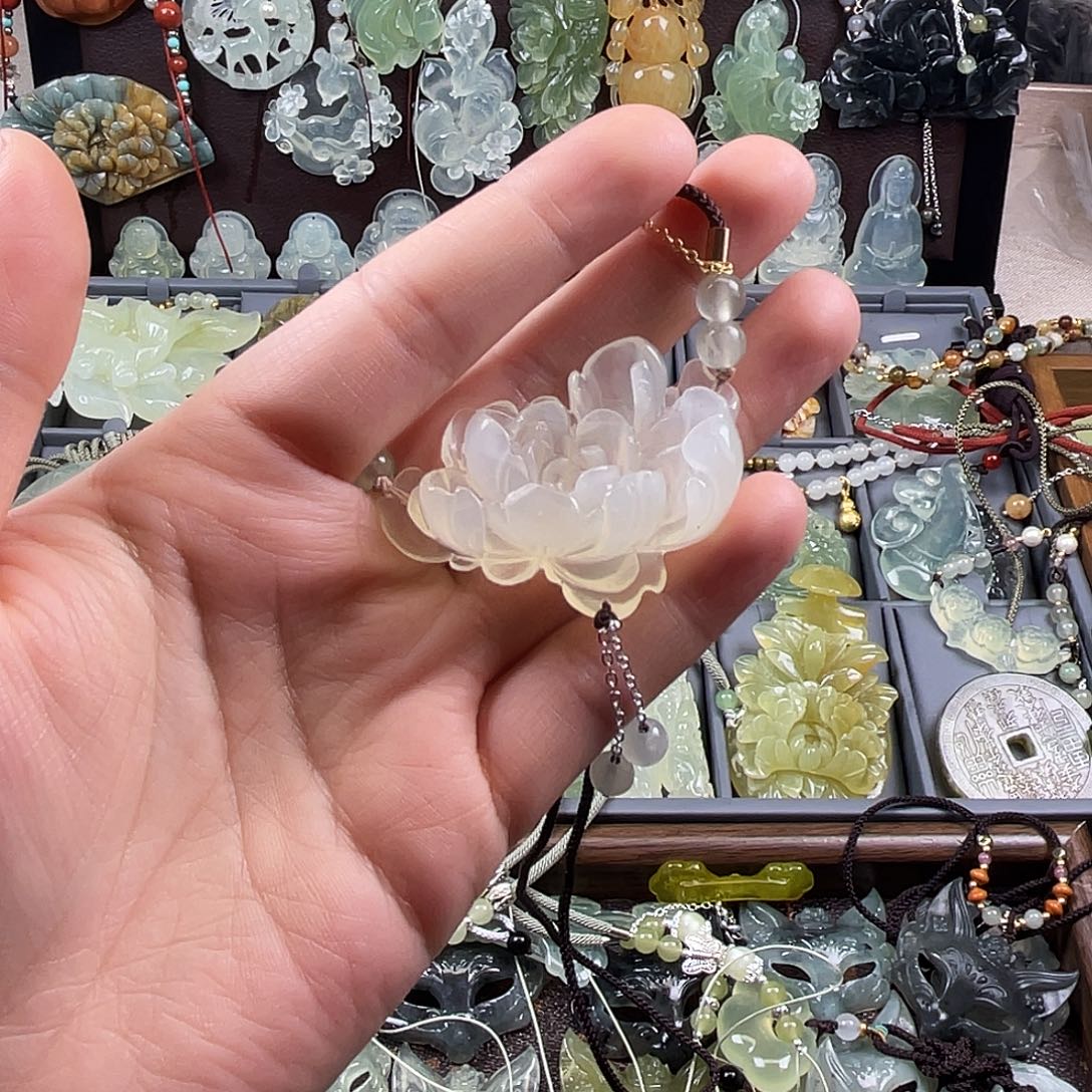 橘***橘蛇纹石玉未镶嵌吊坠(赠链)