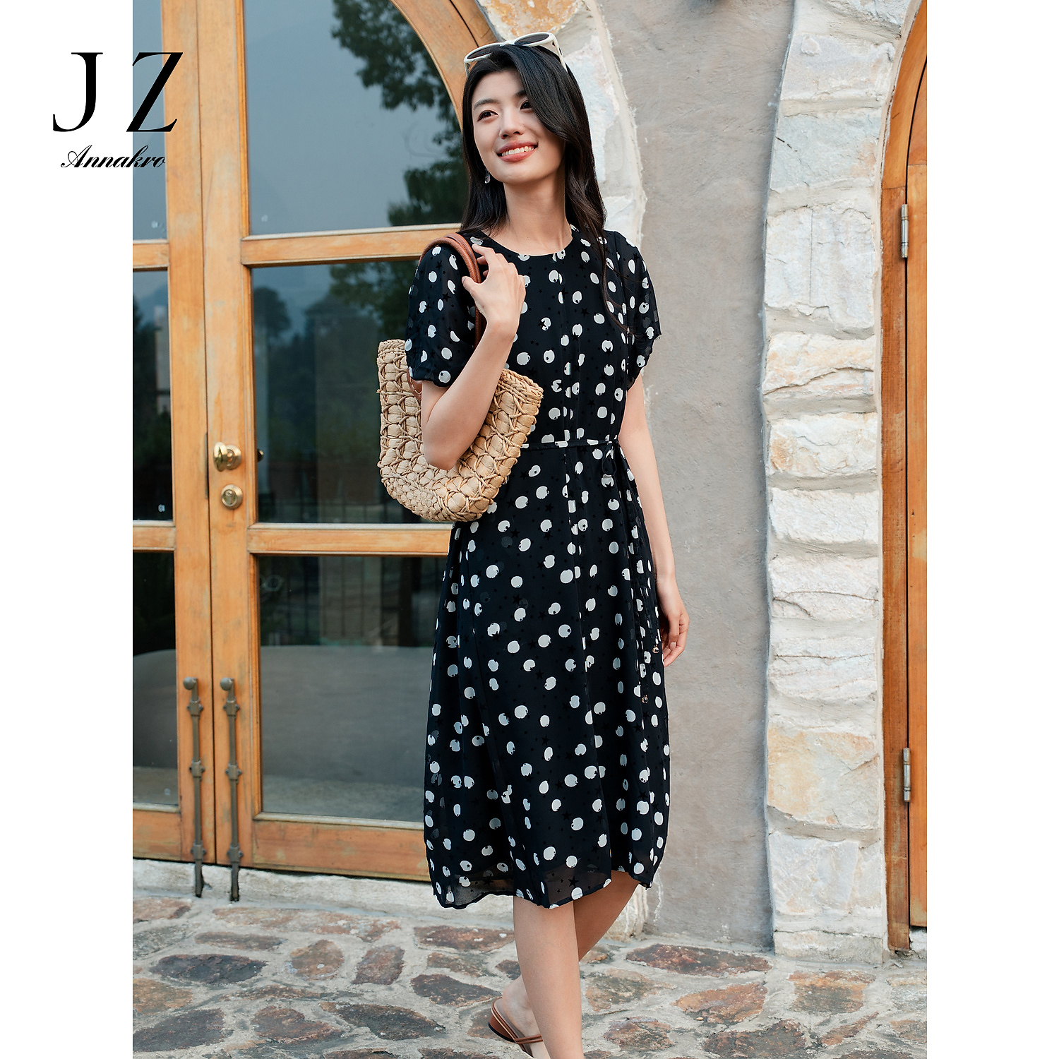 【丽公主专属】玖姿安娜蔻JTEX50039法式复古肌理感垂坠收腰连衣裙