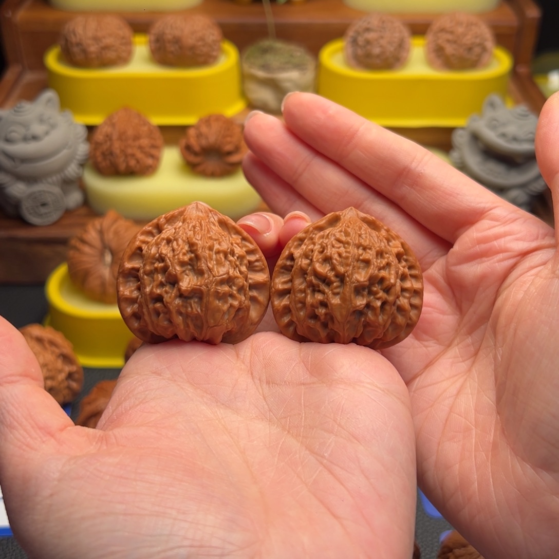 文玩核桃吊坠06全品金牛42尺