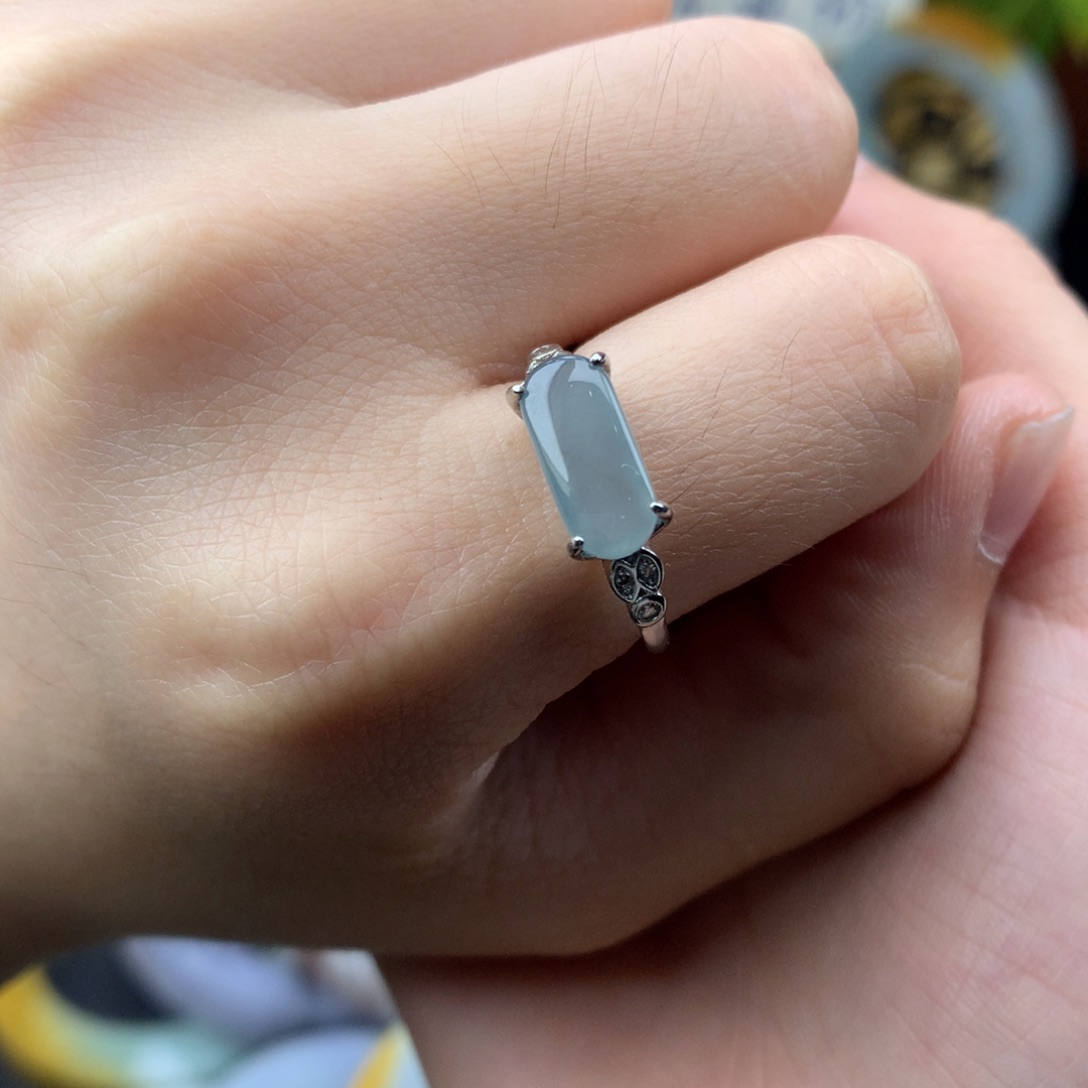 翡翠戒指未镶嵌翡翠戒指