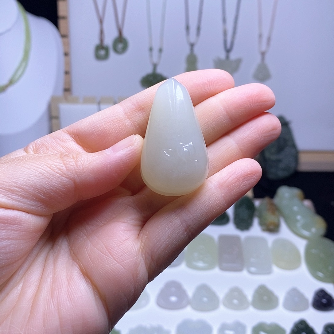 x***x和田玉未镶嵌颈饰