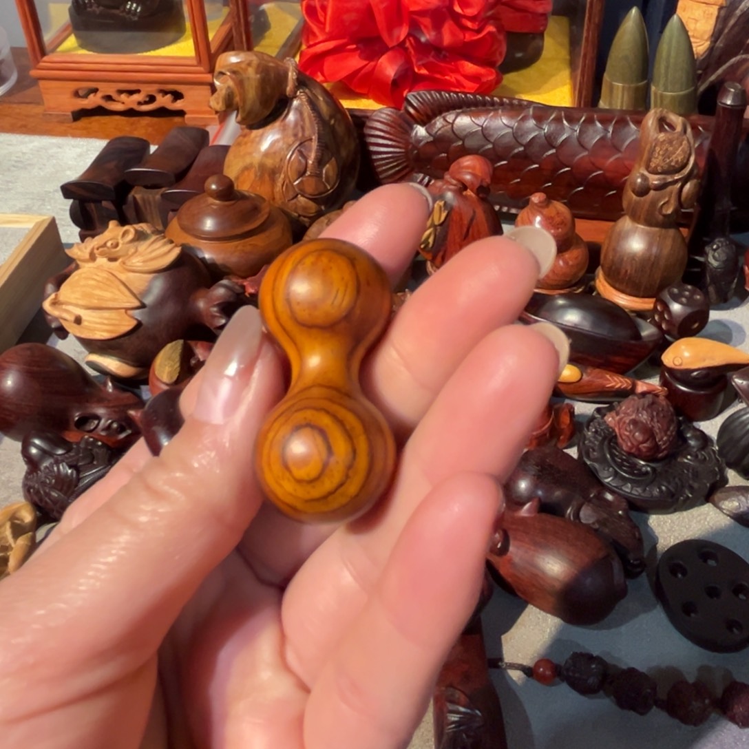 微凹黄檀（南美大红酸枝）