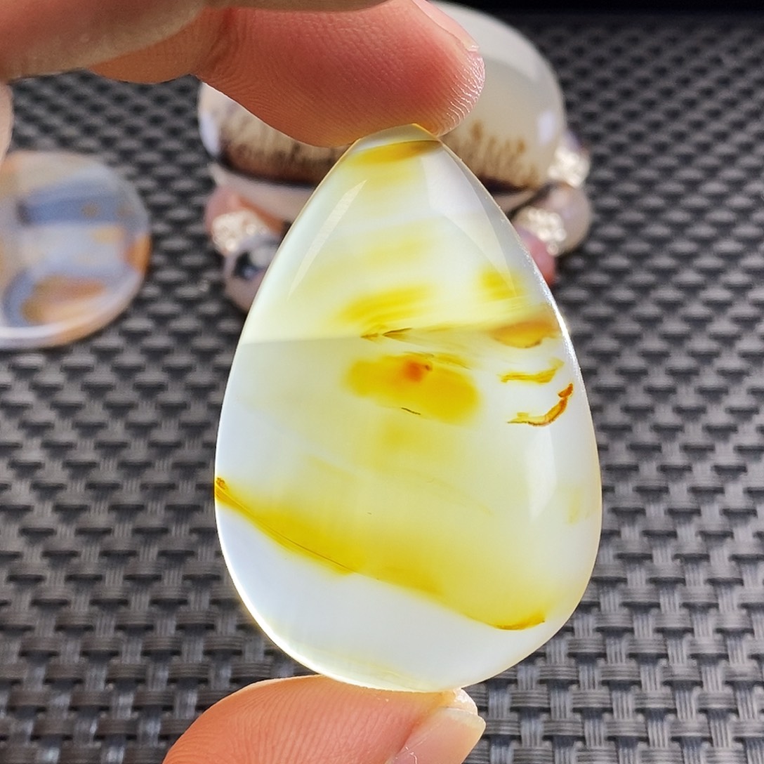 余***活玛瑙/玉髓未镶嵌吊坠(不含链)