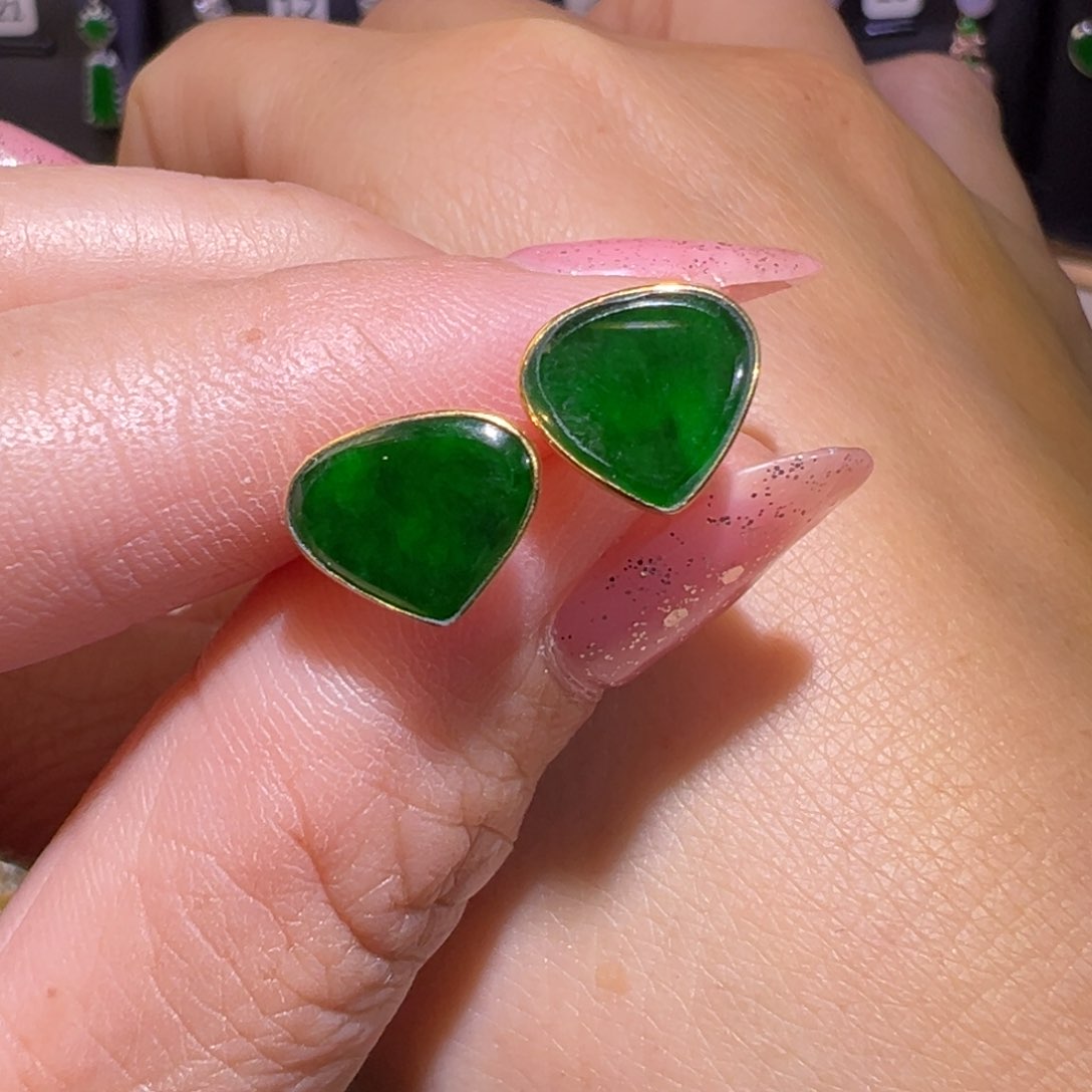 翡翠颈饰18K金镶嵌耳钉