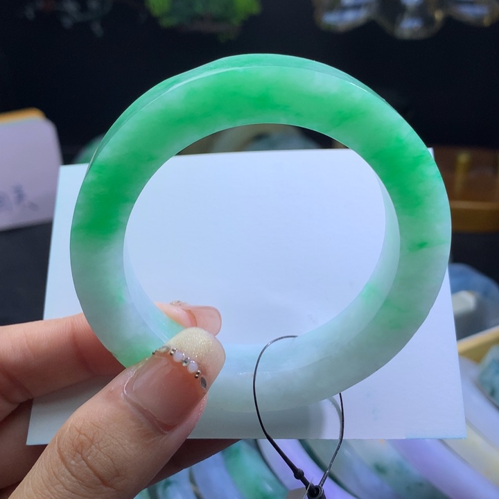 定制翡翠正阳绿翡翠手镯未镶嵌