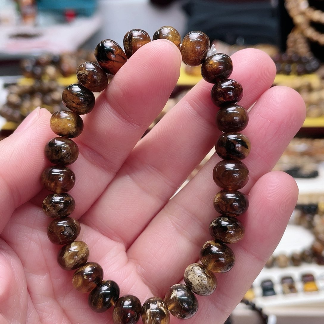 琥珀裸石未镶嵌九