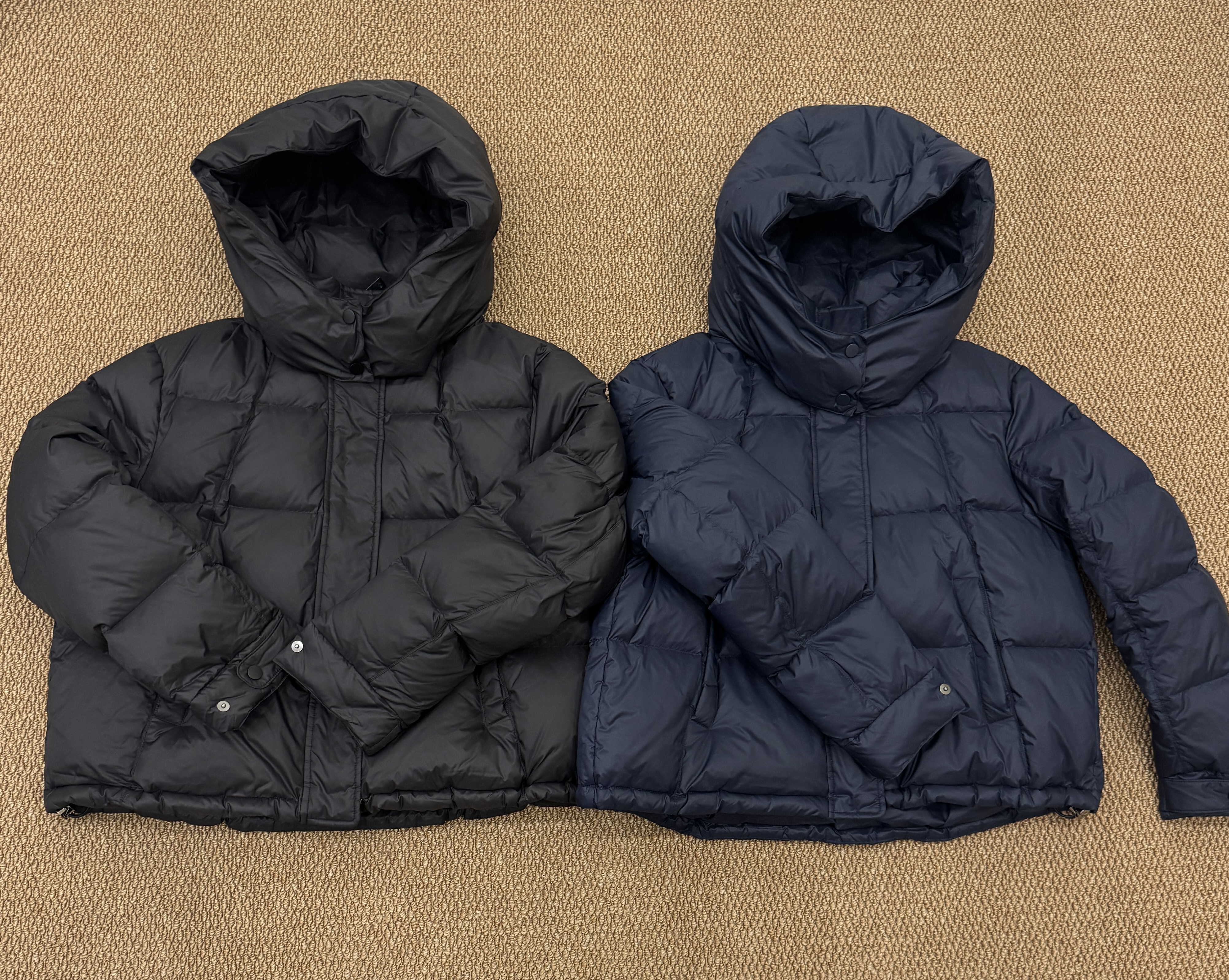 经典极简风百搭纯色羽绒服