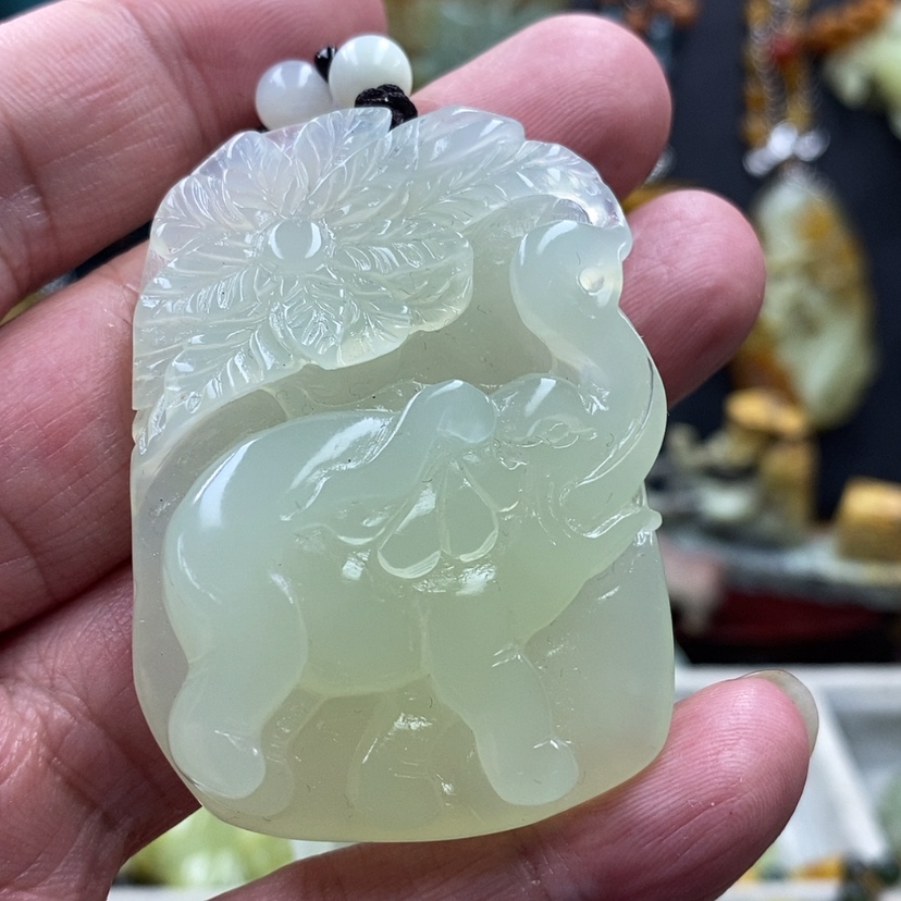 【闪购商品】蛇纹石玉吊坠未镶嵌