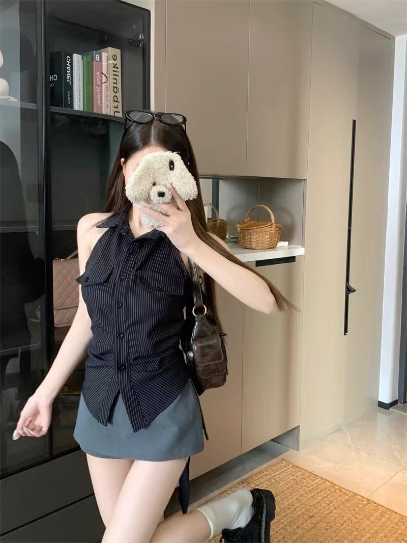 法式温柔风设计感夏季黑色无袖露背收腰条纹衬衫女装辣妹显瘦气质