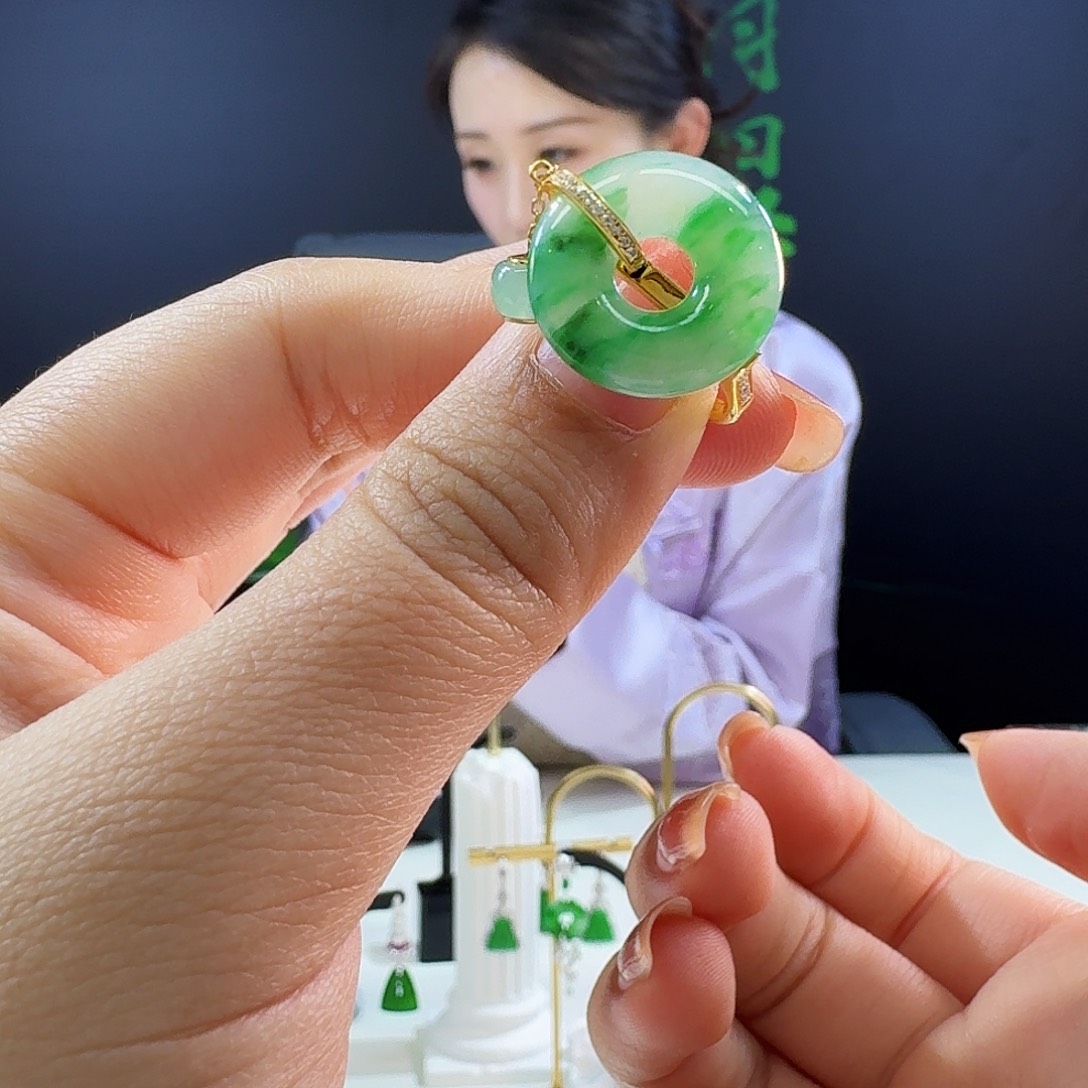 翡翠戒指18K金镶嵌18k镶嵌