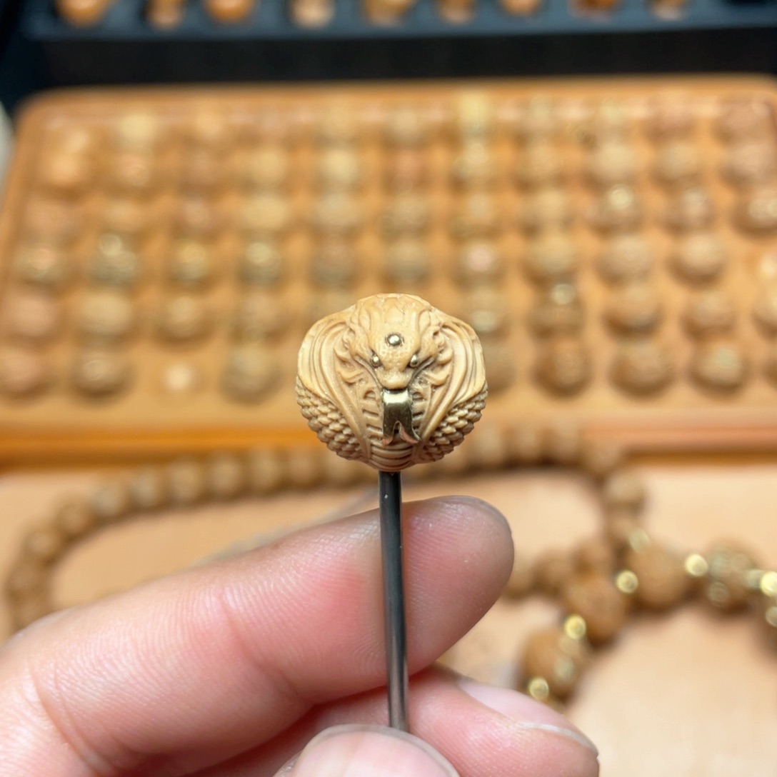 猴头核桃手串猴头核桃镶嵌蛇王