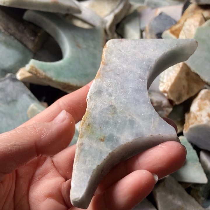 翡翠颈饰未镶嵌天然翡翠 