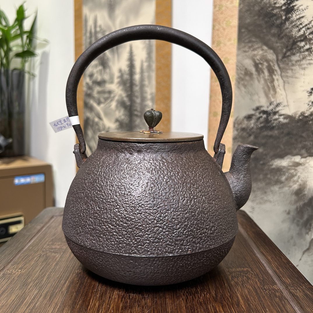 【精品级】龙文堂 名家造  长闲形柚肌纹老铁壶 满水容量约1580ml