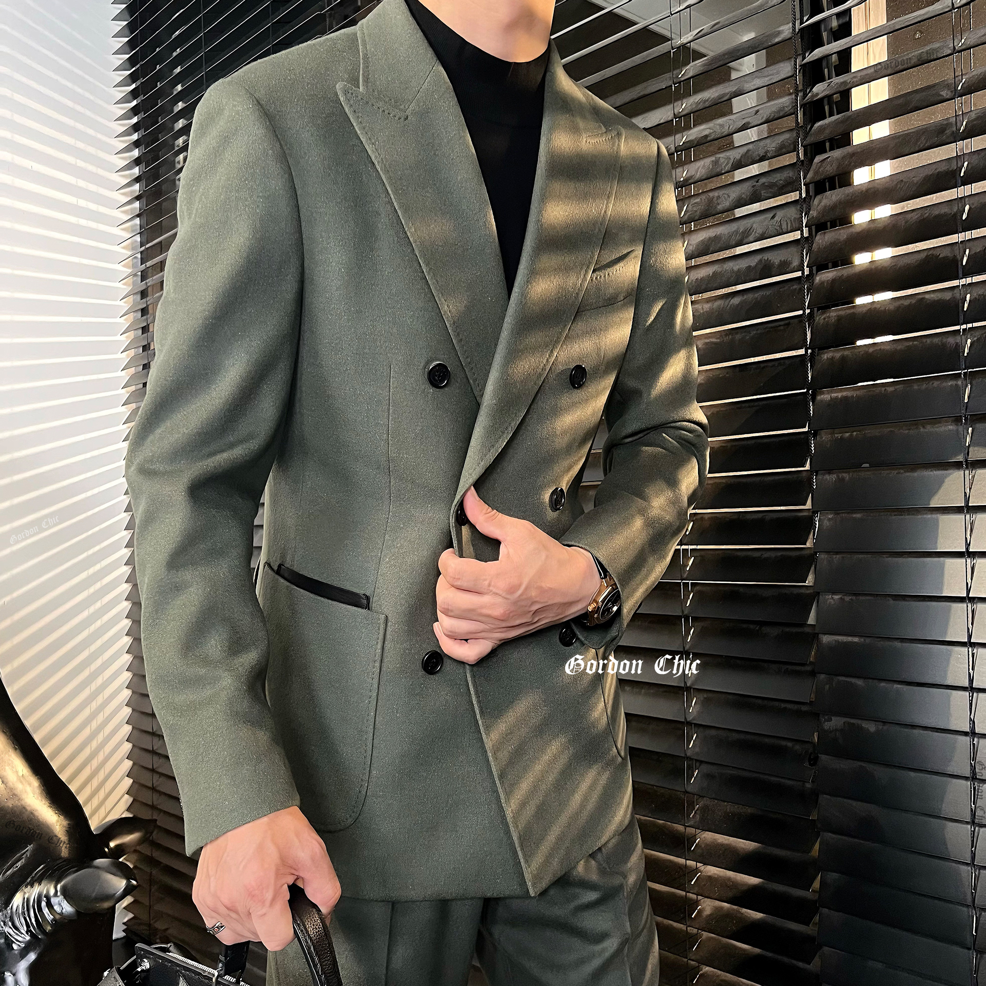 GordonChic 秋冬男士山羊绒桑蚕丝戗驳领西服上装双排扣外套25202