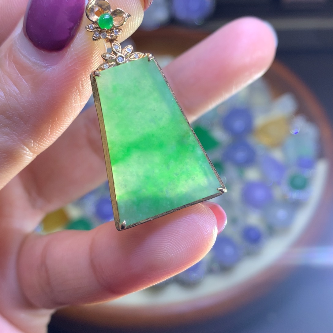 翡翠戒指18K金镶嵌翡翠