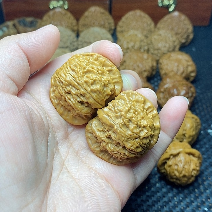 文玩核桃把件淡*泉38白狮子