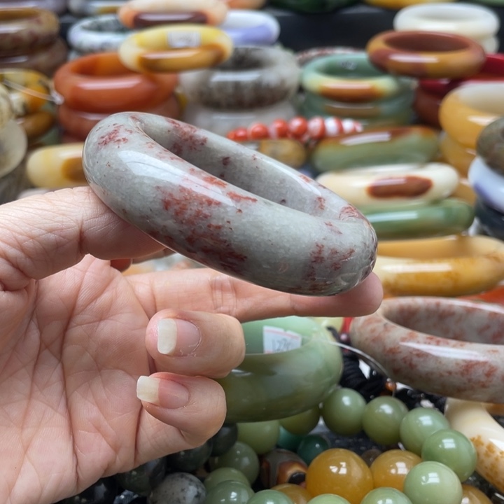 石英岩玉手镯未镶嵌?****?