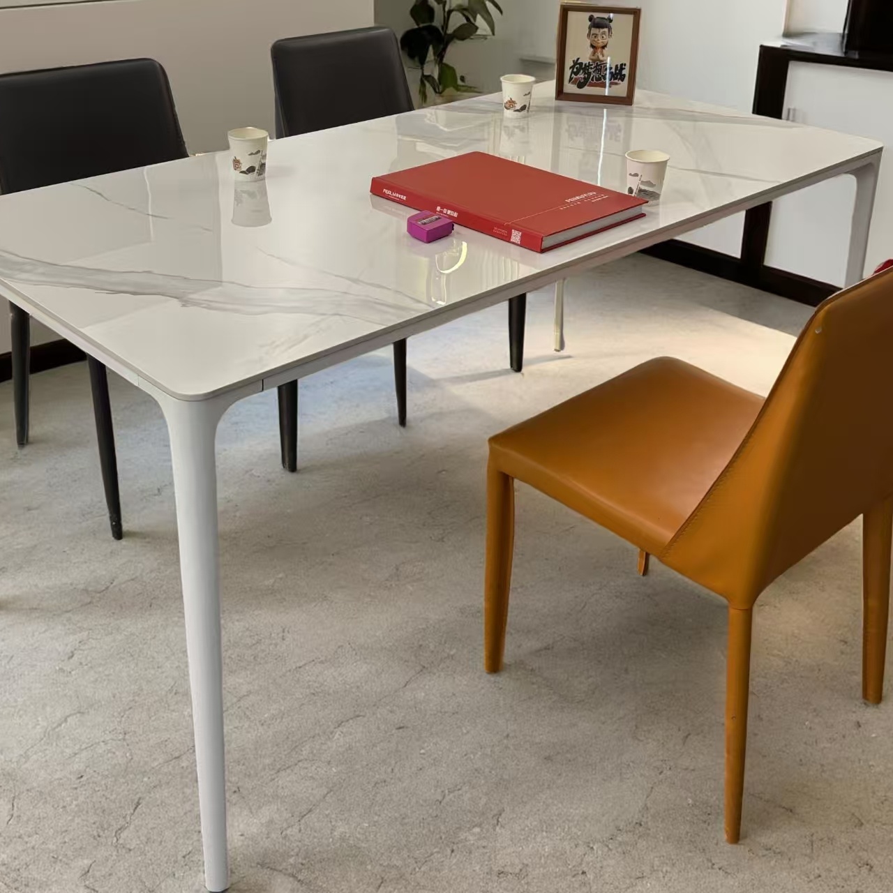 意式极简家用餐桌餐厅中古风长方形圆角桌子北欧轻奢岩板餐桌