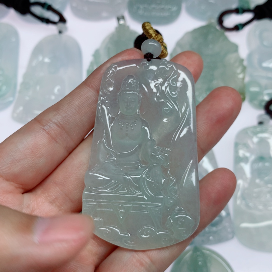 鎉***富翡翠未镶嵌挂件虚空藏