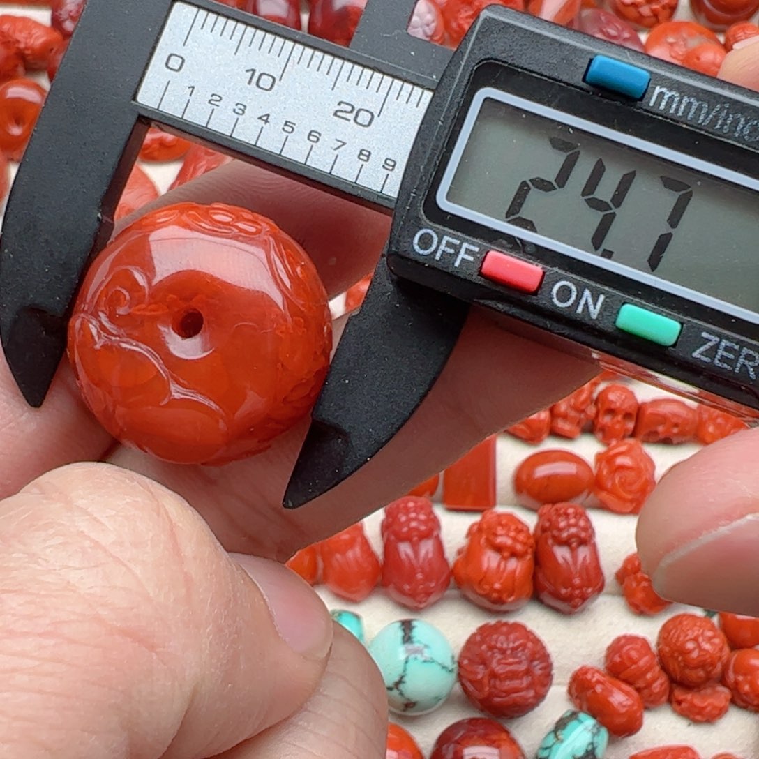 南红玛瑙配饰未镶嵌