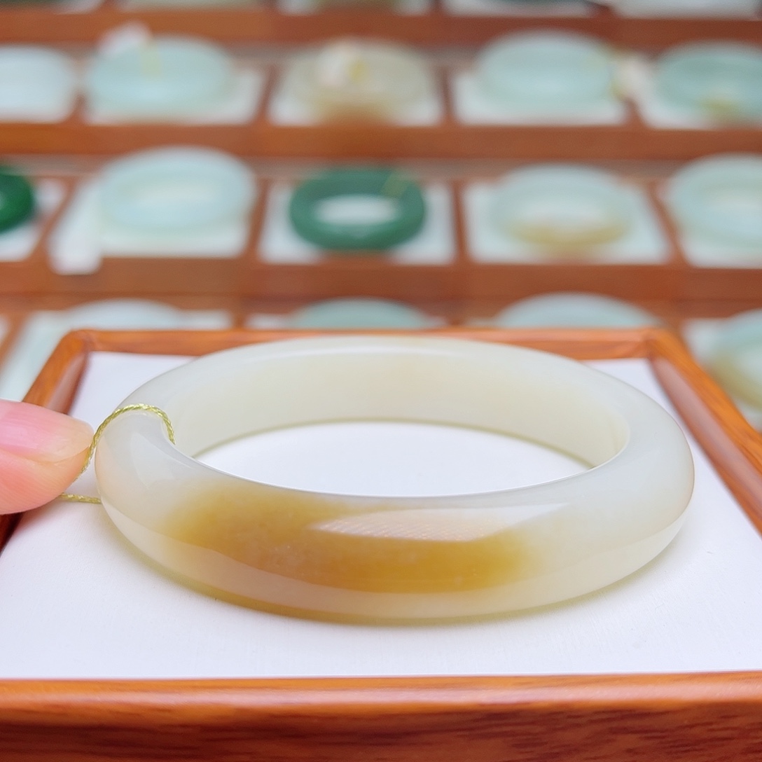 未镶嵌手镯和田玉50.9